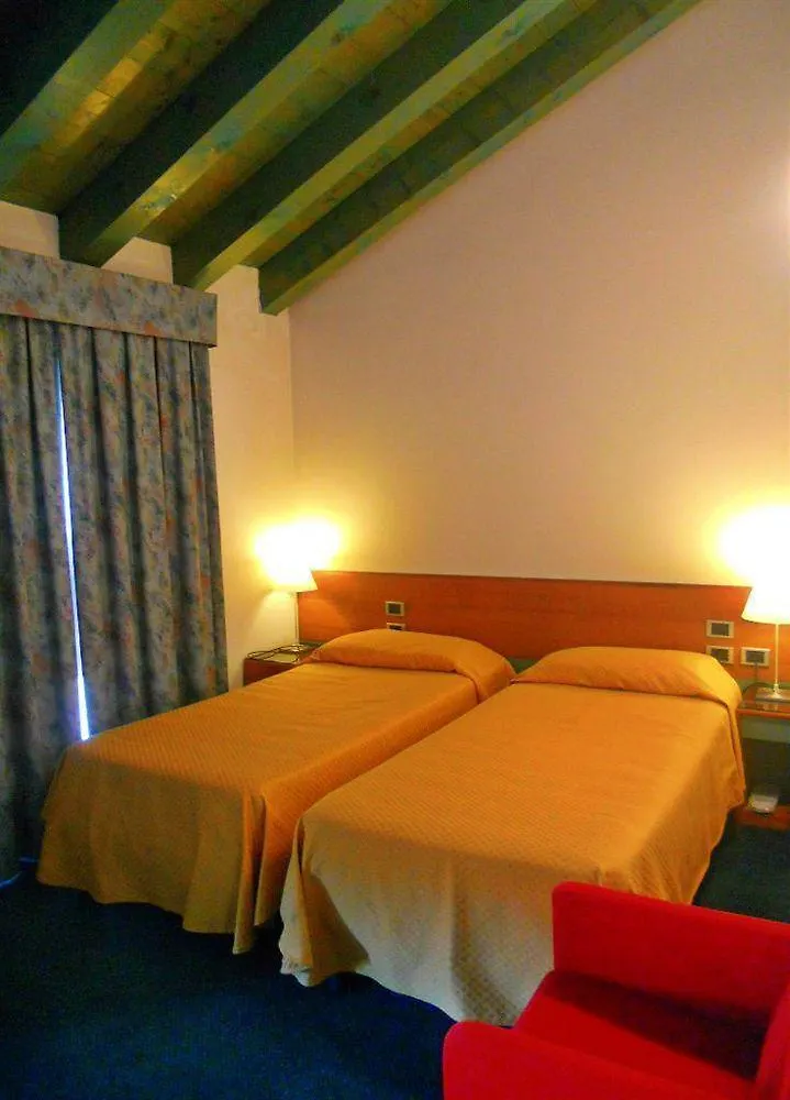 Hotel Filanda Cittadella 4*,  İtalya